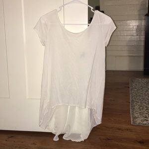 White shirt sleeve shirt